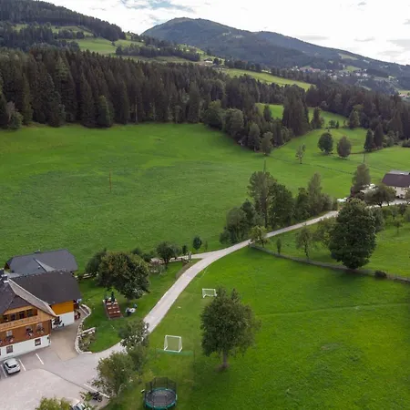 Hotel-pension Schwarzenhof Frühstückspension Haus im Ennstal